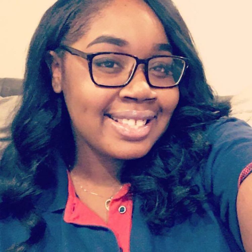 Meet your Posher, Angela